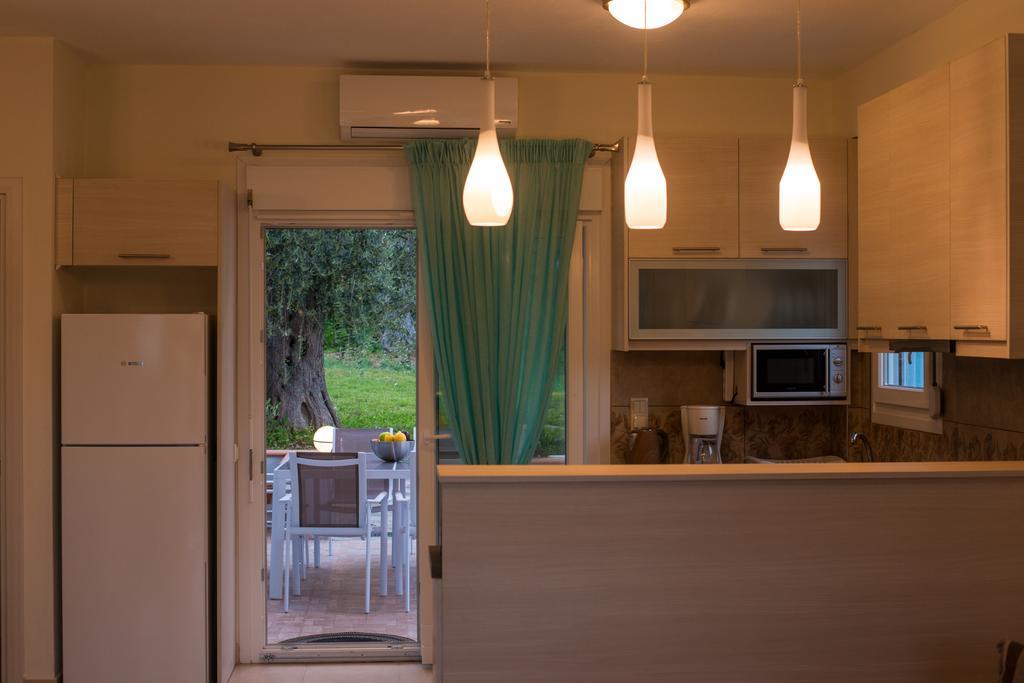 Olive Garden Villas And Apartments 克里斯阿穆迪亚 外观 照片