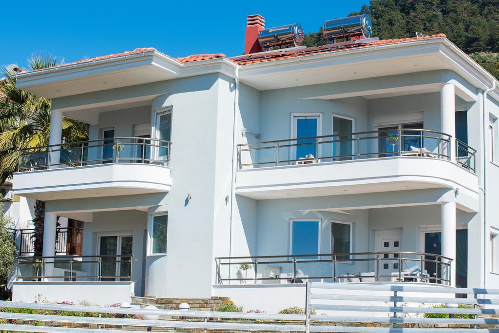 Olive Garden Villas And Apartments 克里斯阿穆迪亚 外观 照片