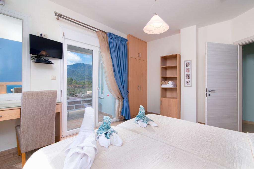 Olive Garden Villas And Apartments 克里斯阿穆迪亚 外观 照片