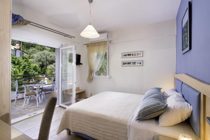 Olive Garden Villas And Apartments 克里斯阿穆迪亚 外观 照片